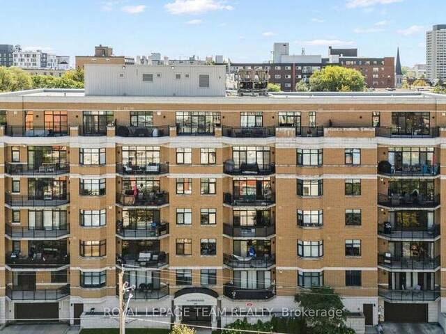 202 - 260 BESSERER STREET Ottawa Ontario, K1N 1J3 - 2 Bedrooms Condo For Sale