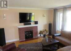 176 OAKRIDGE BOULEVARD | Ottawa Ontario | Slide Image Two