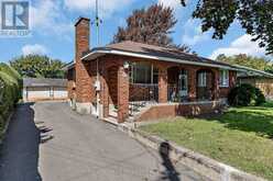131 OAKRIDGE BOULEVARD | Ottawa Ontario | Slide Image Two
