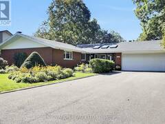 1136 CASTLE HILL CRESCENT Ottawa Ontario, K2C 2A8