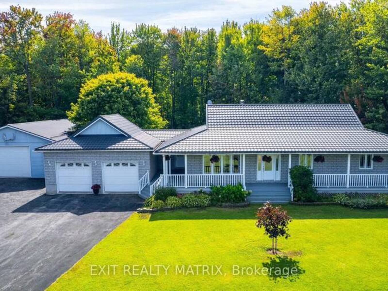 2120 RUSSLAND ROAD, Ottawa, Ontario K0A 3H0