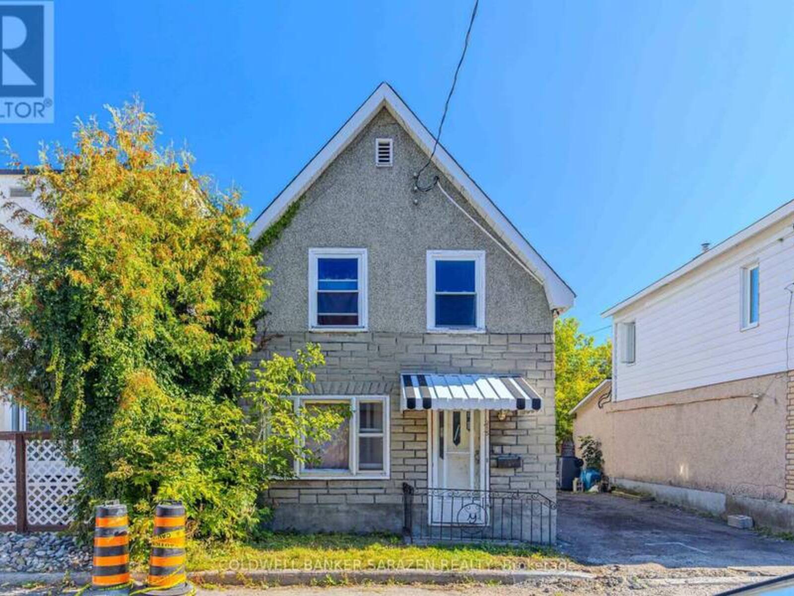 215 DESROSIERS STREET, Ottawa, Ontario K1L 7T2