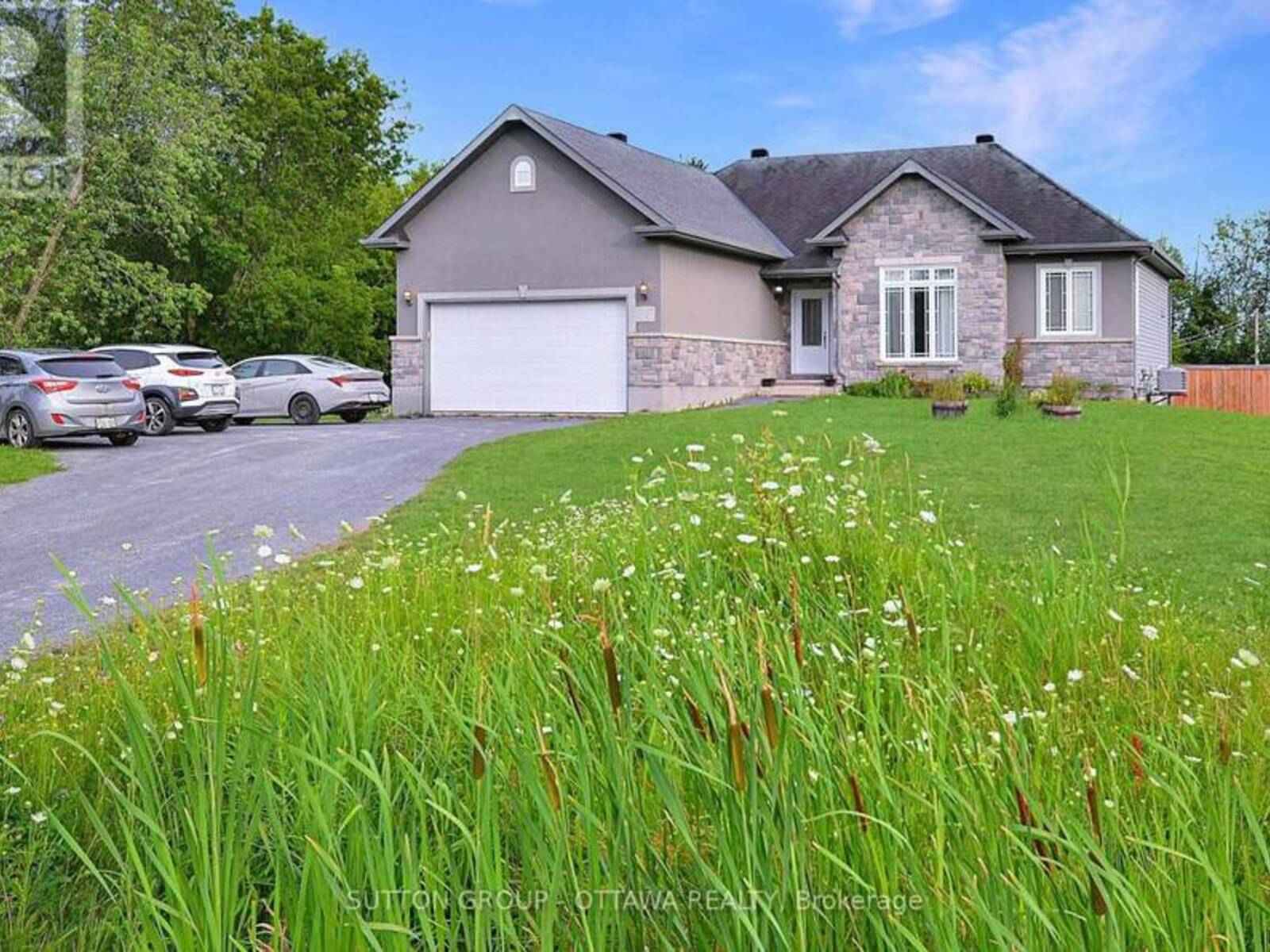 588 RUSSELL ROAD, Clarence-Rockland, Ontario K0A 2A0