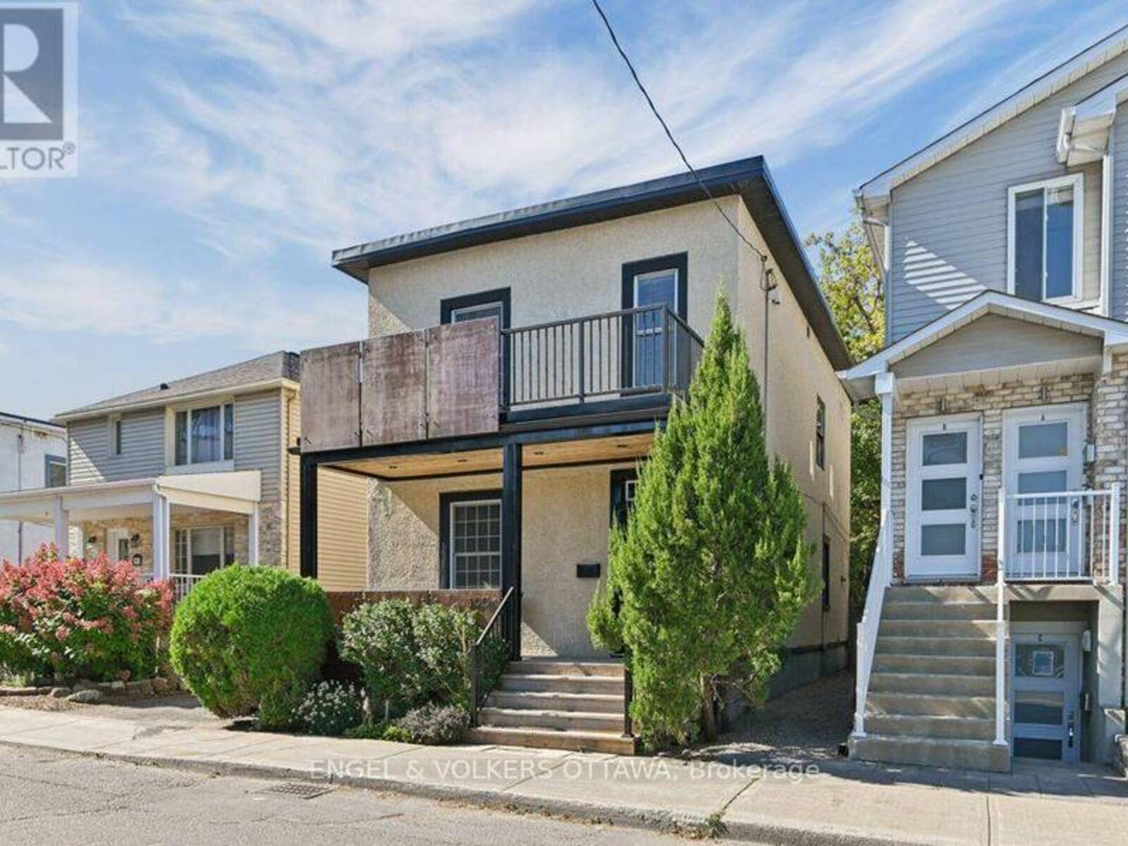 390 WINSTON AVENUE, Ottawa, Ontario K2A 1Y5