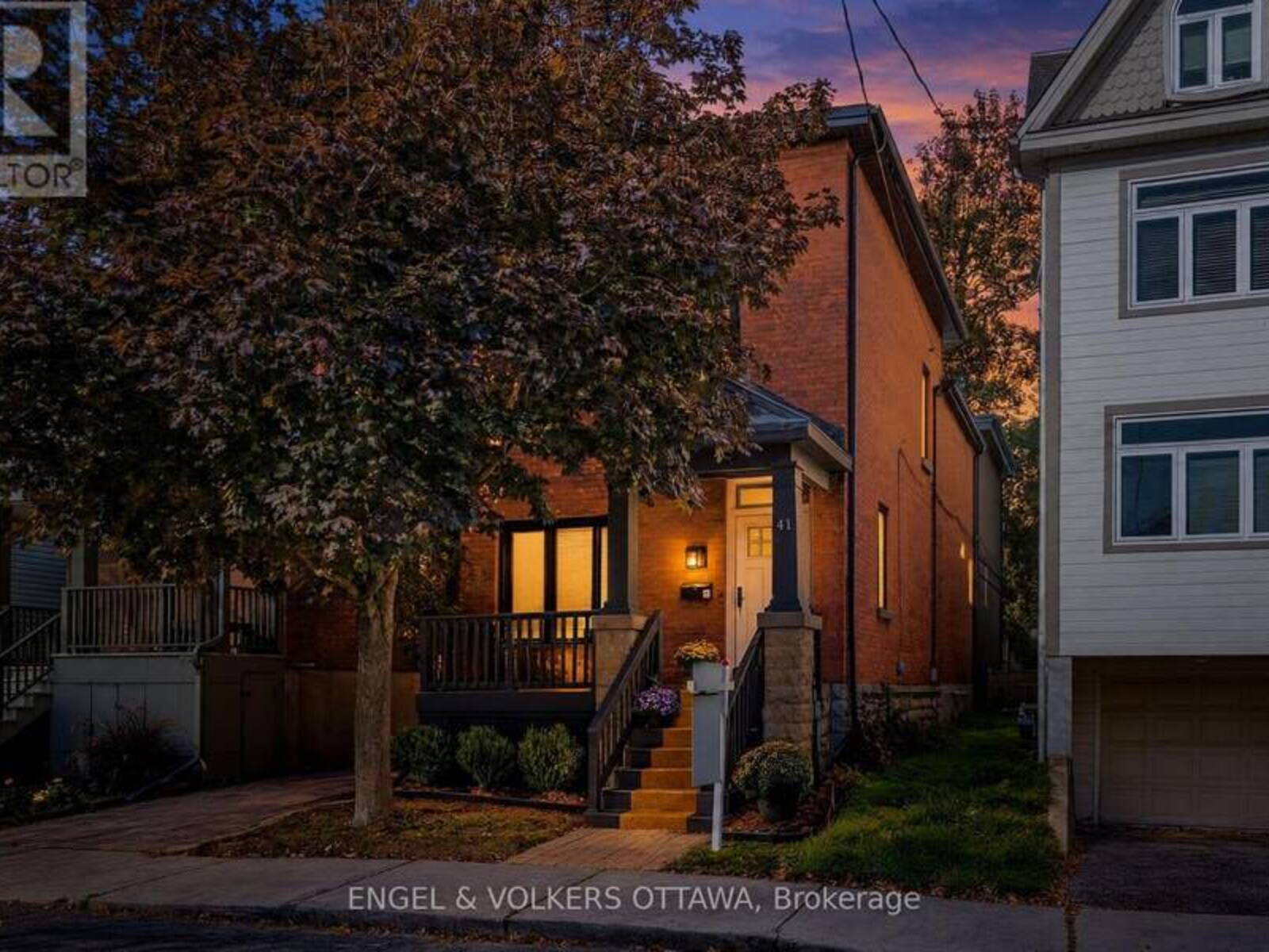 41 IVY CRESCENT, Ottawa, Ontario K1M 1Y1
