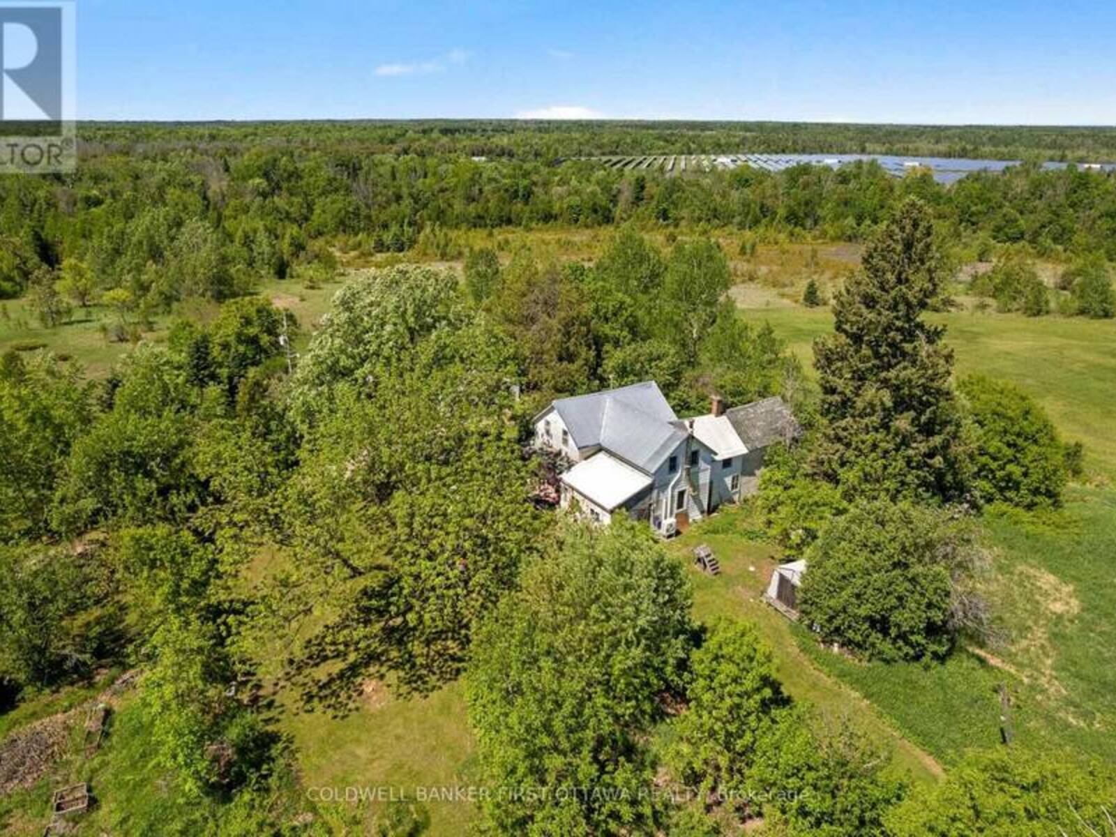 400 BUTTERMILK HILL ROAD, Perth, Ontario K7H 3C3
