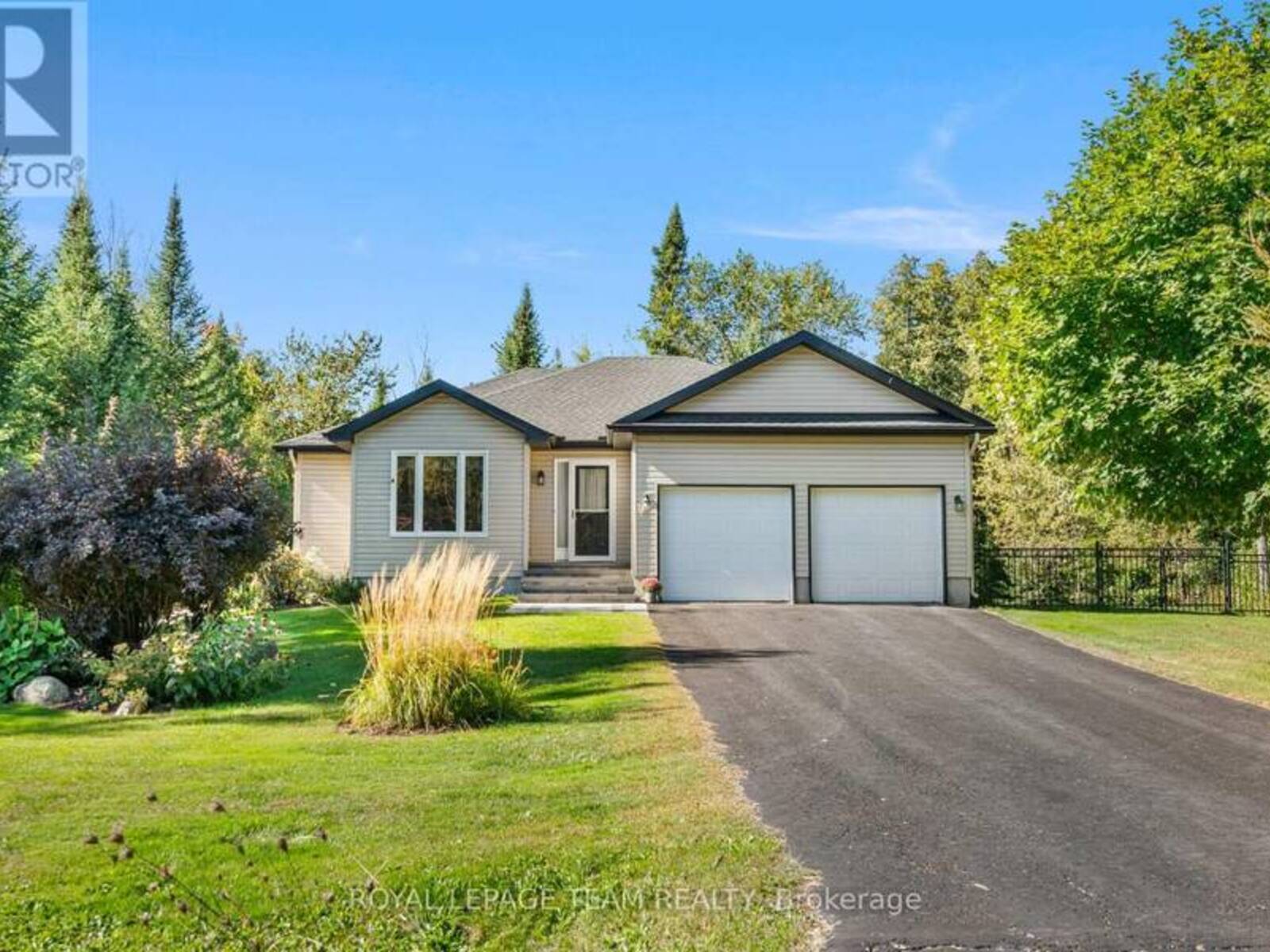19 HICKORY DRIVE, Kemptville, Ontario K0G 1J0