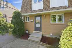909 LAWNSBERRY DRIVE | Ottawa Ontario | Slide Image Four
