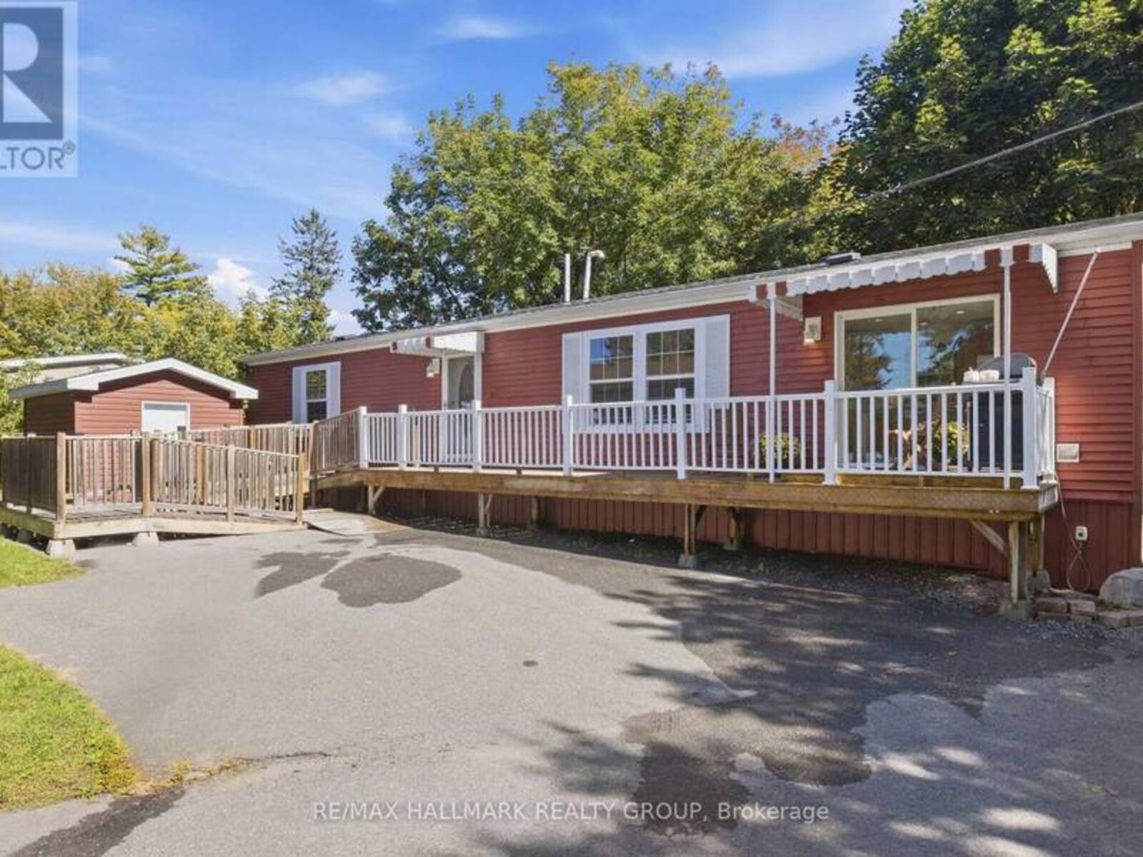 14 PACIFIC AVENUE, Ottawa, Ontario K2H 7P9