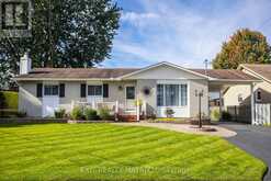 5 GOLD CRESCENT | Russell Ontario | Slide Image One