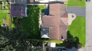 5 GOLD CRESCENT | Russell Ontario | Slide Image Thirty-four