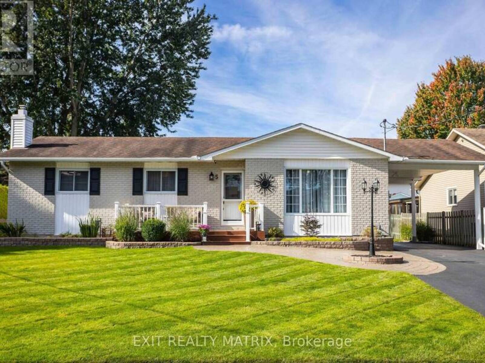 5 GOLD CRESCENT, Russell, Ontario K4R 1B9