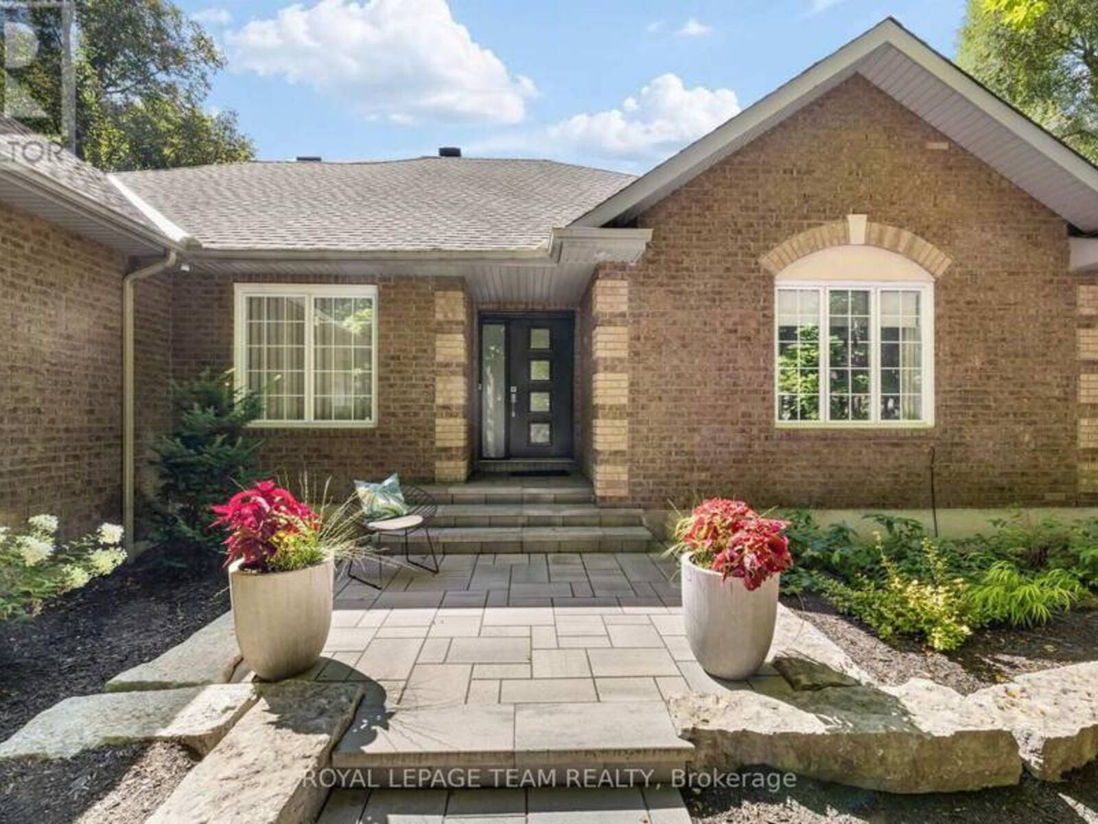 1510 REINDEER WAY, Ottawa, Ontario K4P 1N1