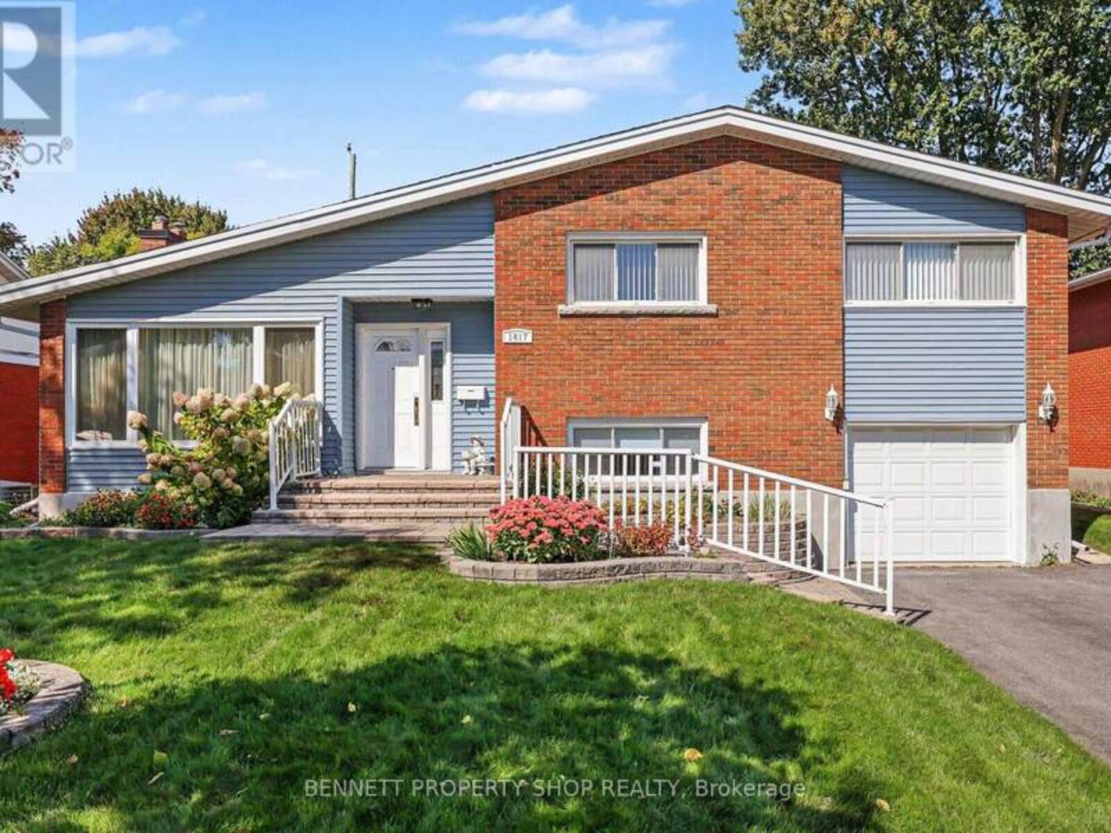 1817 GILBERT AVENUE, Ottawa, Ontario K2C 1A5