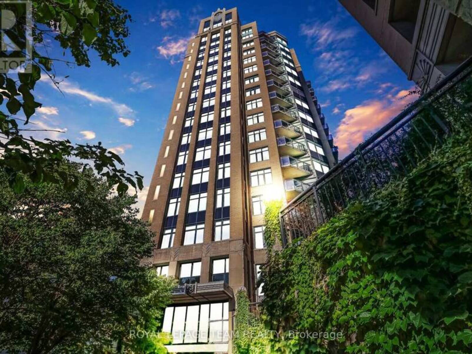 414 - 235 KENT STREET, Ottawa, Ontario K2P 1Z9