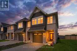 715 MAVERICK CRESCENT | Ottawa Ontario | Slide Image One