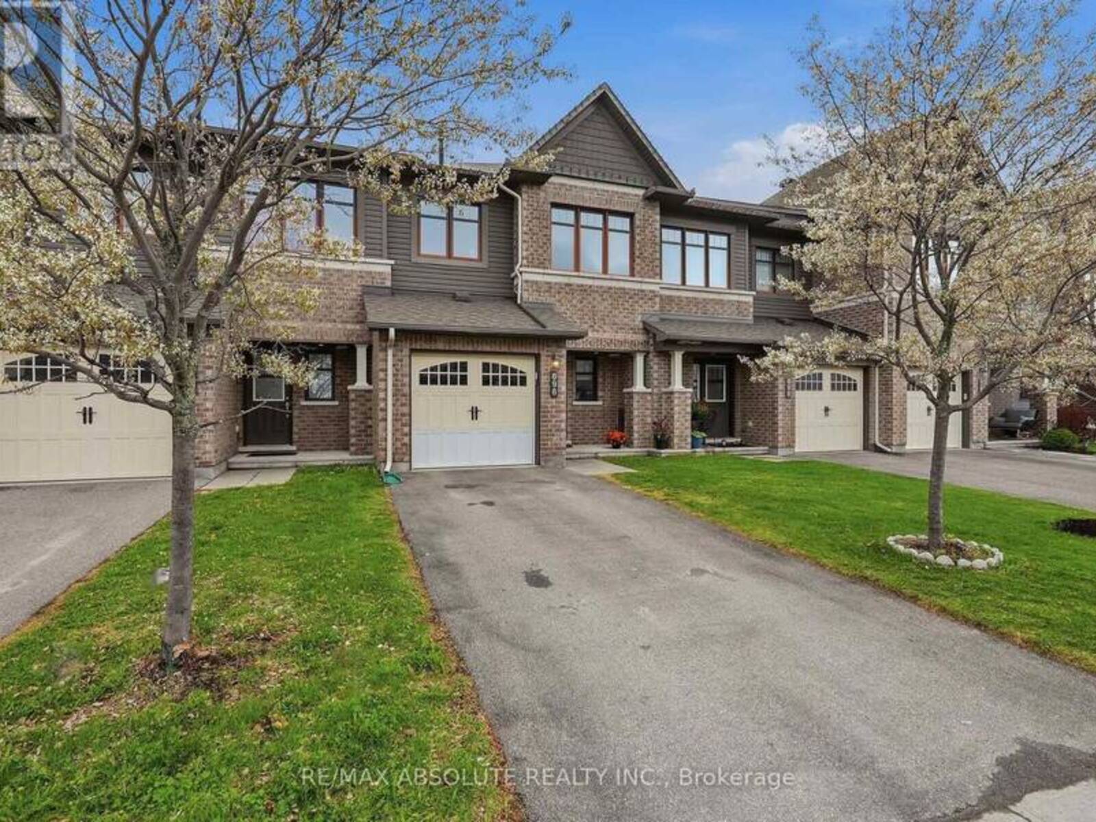 696 TRIGORIA CRESCENT, Ottawa, Ontario K4A 1A8