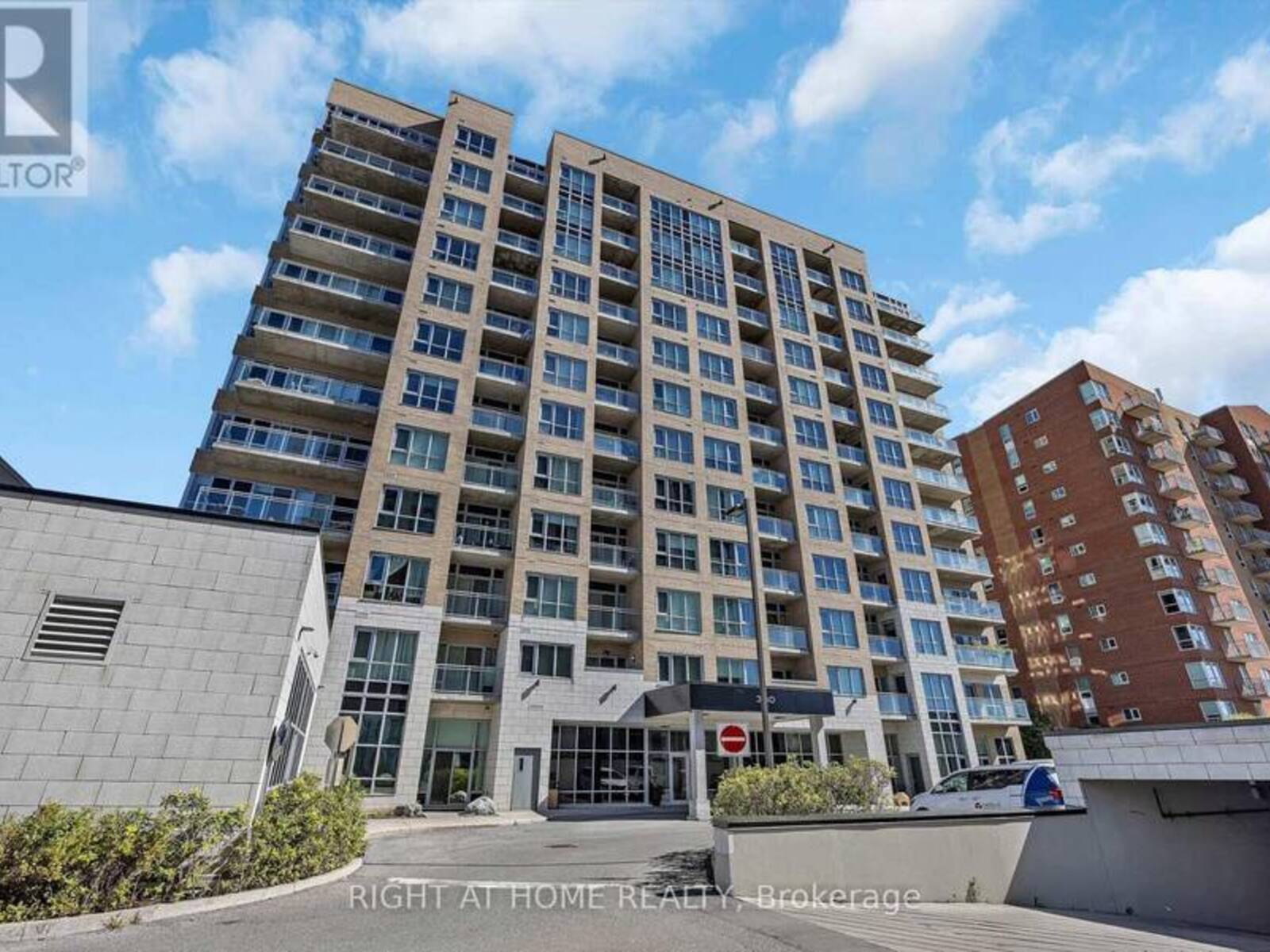 203 - 330 TITAN PRIVATE, Ottawa, Ontario K2G 1G3