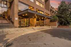 810 - 515 ST LAURENT BOULEVARD | Ottawa Ontario | Slide Image Three
