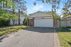 6284 SUNDOWN CRESCENT | Ottawa Ontario | Slide Image Three