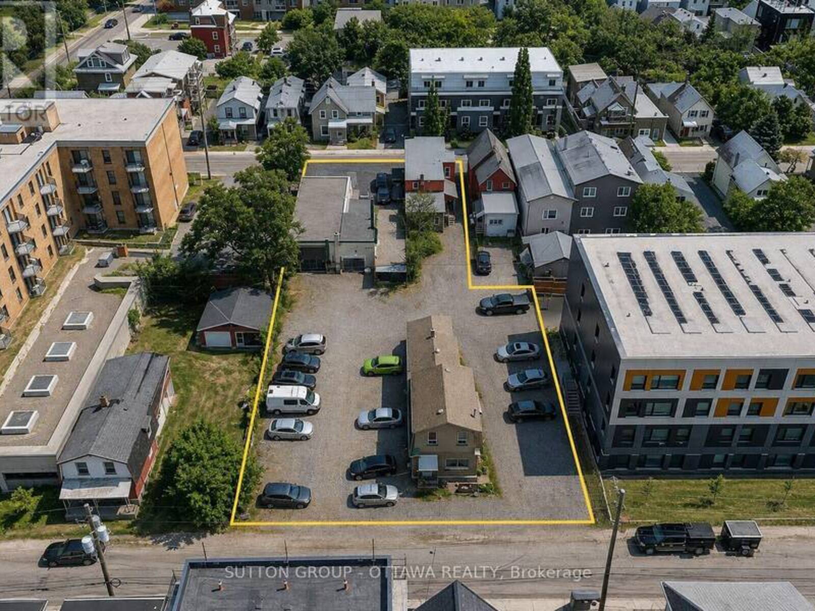 143 FORWARD & 140-144 HINCHEY AVENUE, Ottawa, Ontario K1Y 1K8
