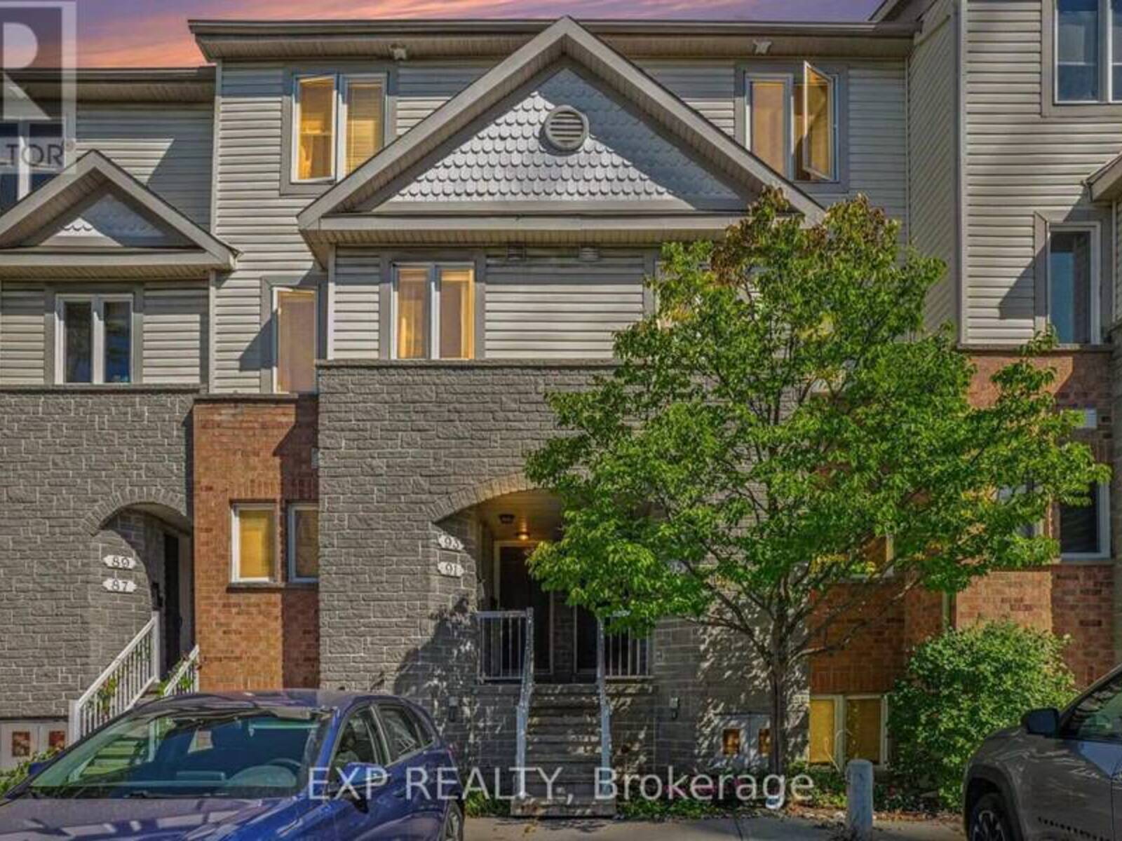 35 - 93 STRATHAVEN PRIVATE, Ottawa, Ontario K1J 1K7