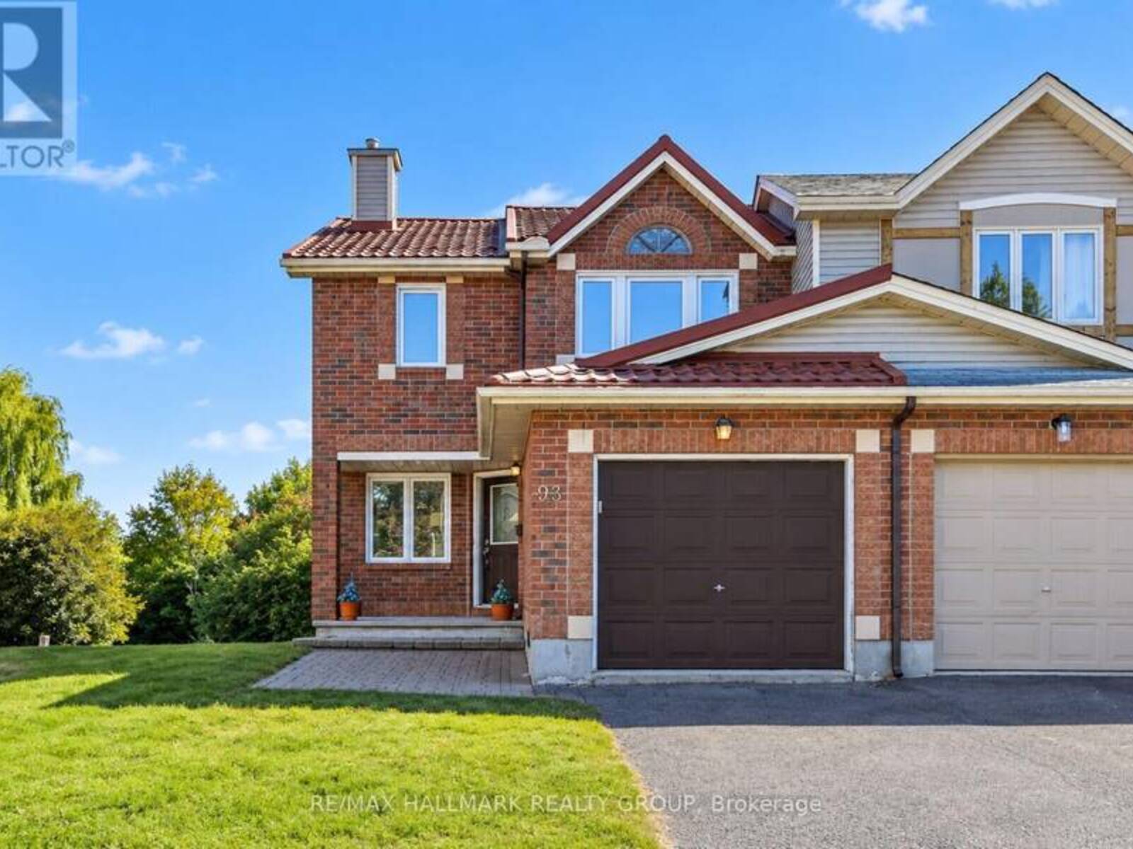 93 BANCHORY CRESCENT, Ottawa, Ontario K2K 2V2