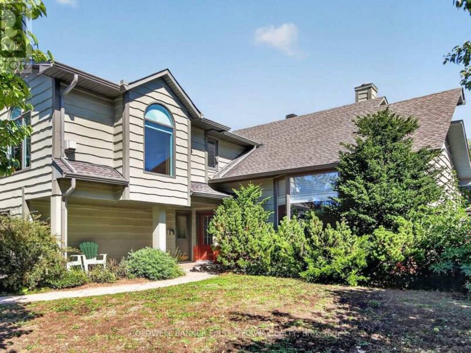 9 FOXRUN LANE, Ottawa, Ontario K1V 9W4