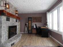 1091 COUNTY RD 15 ROAD | Alfred and Plantagenet Ontario | Slide Image Four