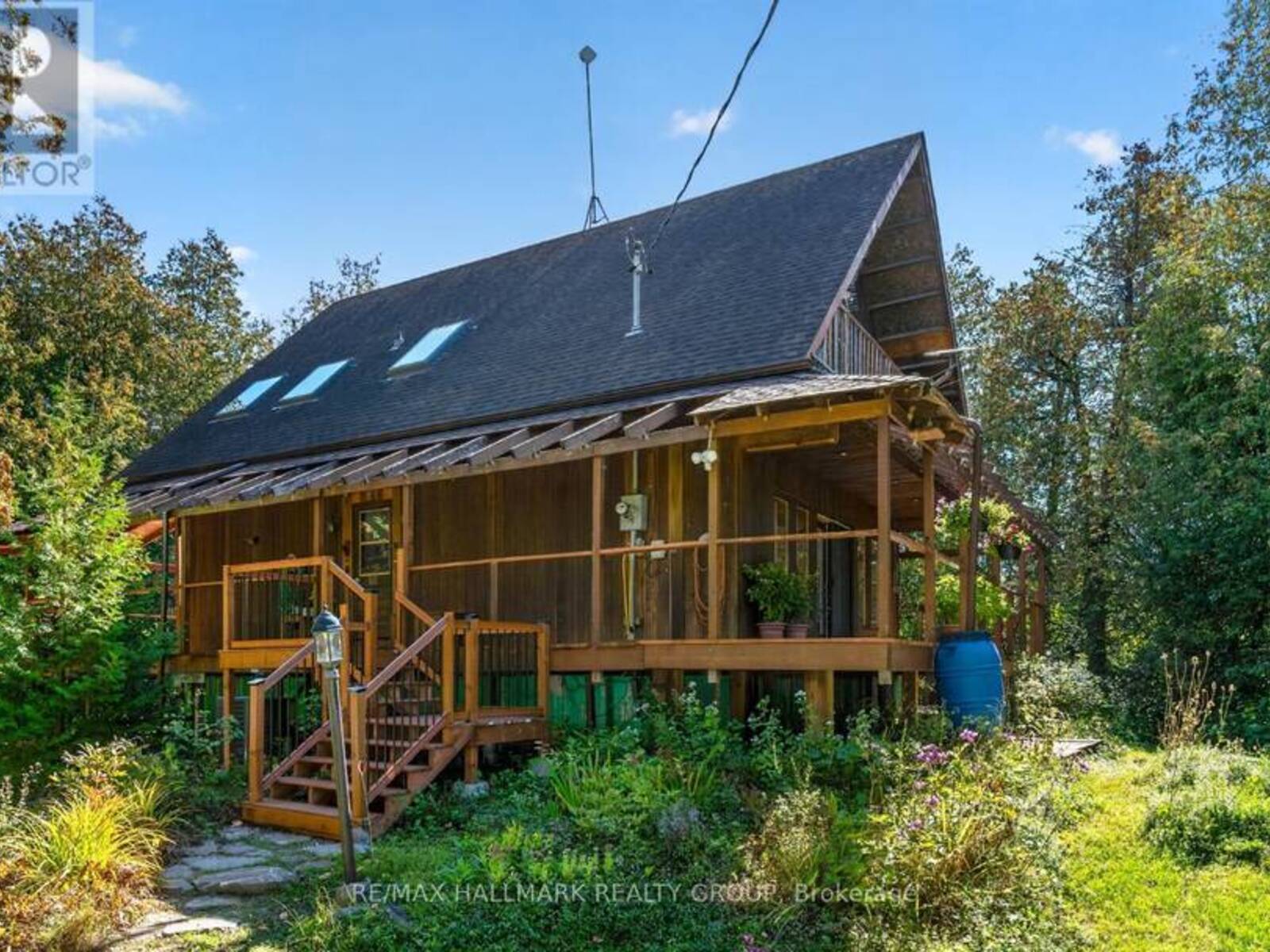 7524 FLEWELLYN ROAD, Ottawa, Ontario K2S 1B6