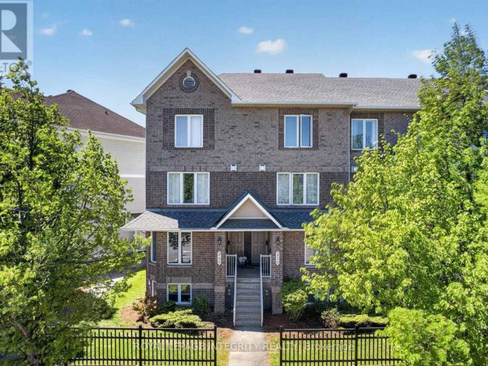 256 CRESTHAVEN DRIVE, Ottawa, Ontario K2G 6W4
