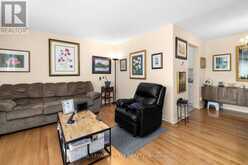 47 - 38 WOODVALE | Ottawa Ontario | Slide Image Nine