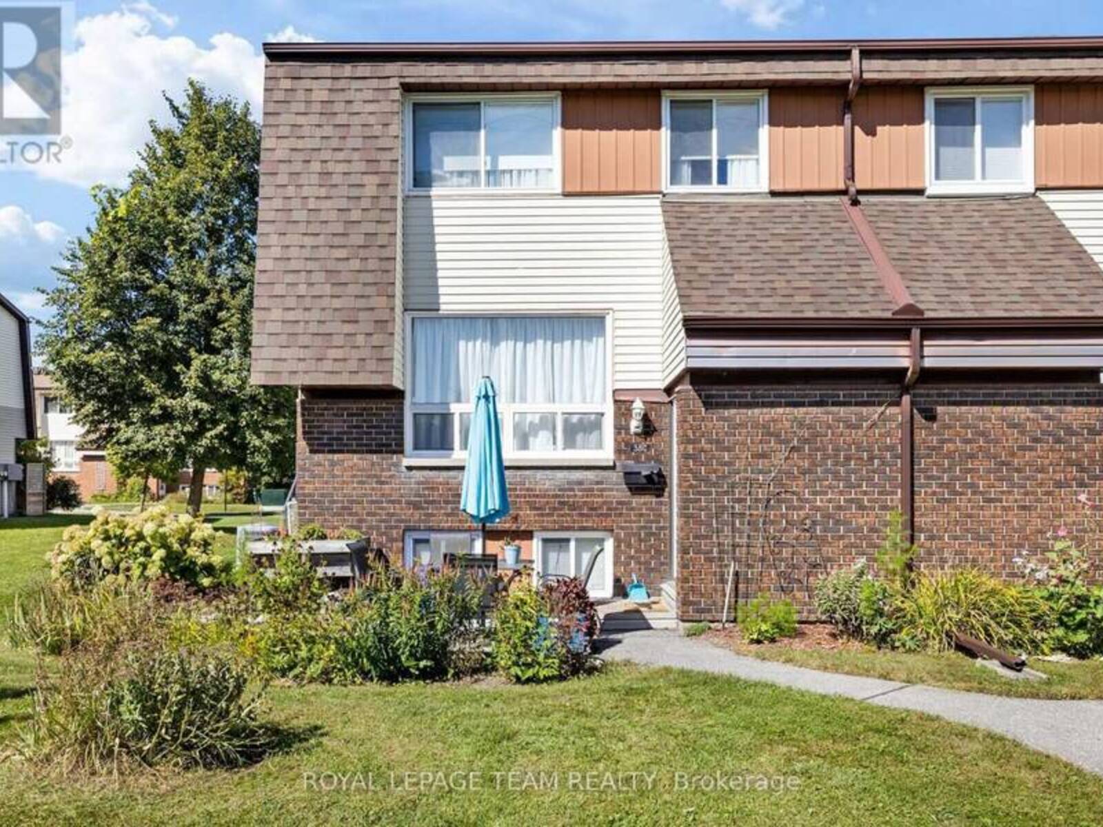 47 - 38 WOODVALE, Ottawa, Ontario K2H 8K9