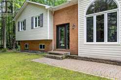 126 MOCKINGBIRD LANE | Ottawa Ontario | Slide Image Two