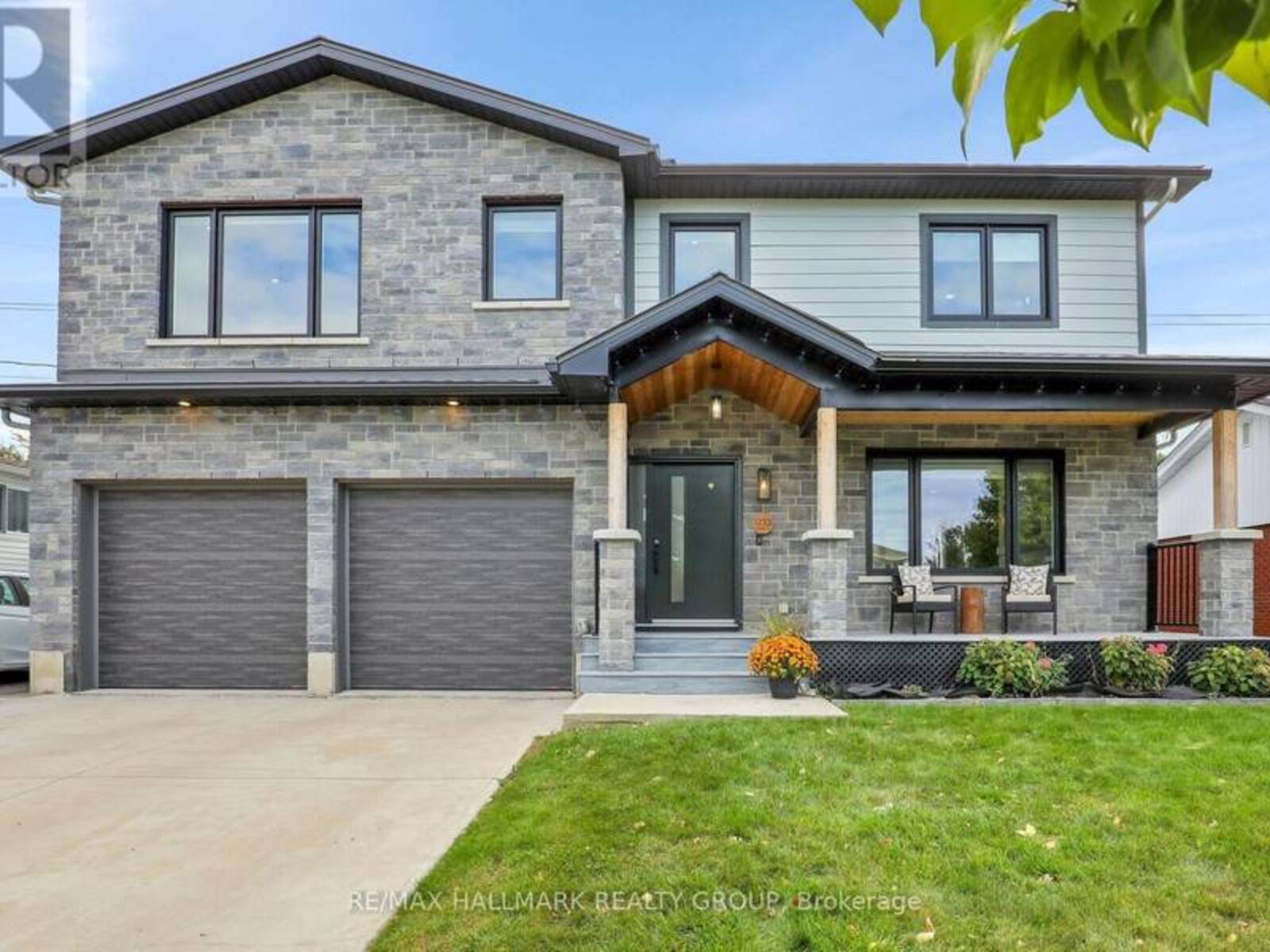 1233 WHITMORE AVENUE, Ottawa, Ontario K2C 2N6