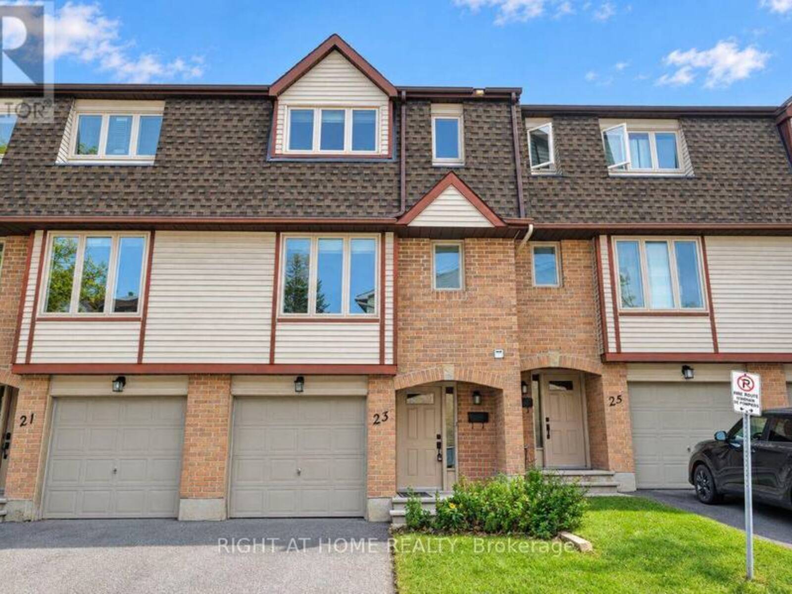 33 - 23 LIGHTFOOT PLACE, Ottawa, Ontario K2L 3M6
