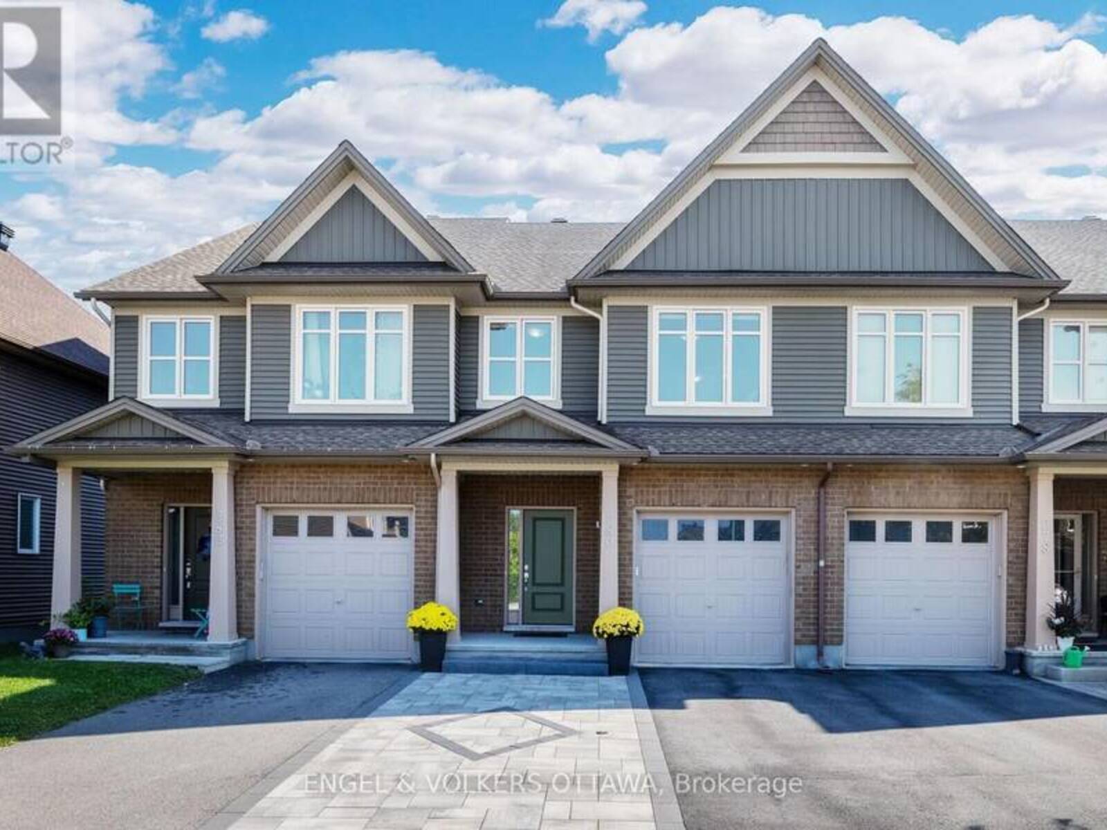 280 WOOD ACRES GROVE, Ottawa, Ontario K1T 0M4