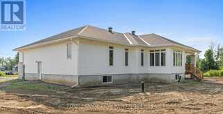 26 IRVIN WOERMKE STREET | McNab-Braeside Ontario | Slide Image Thirty-eight