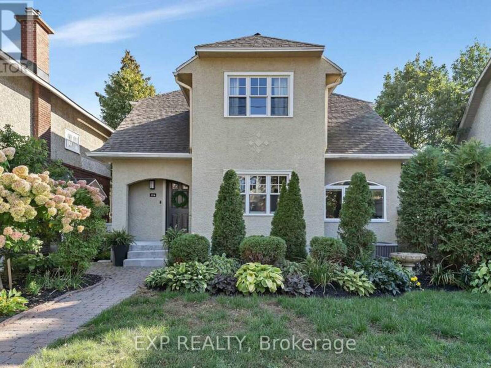 134 BROADWAY AVENUE, Ottawa, Ontario K1S 2V8
