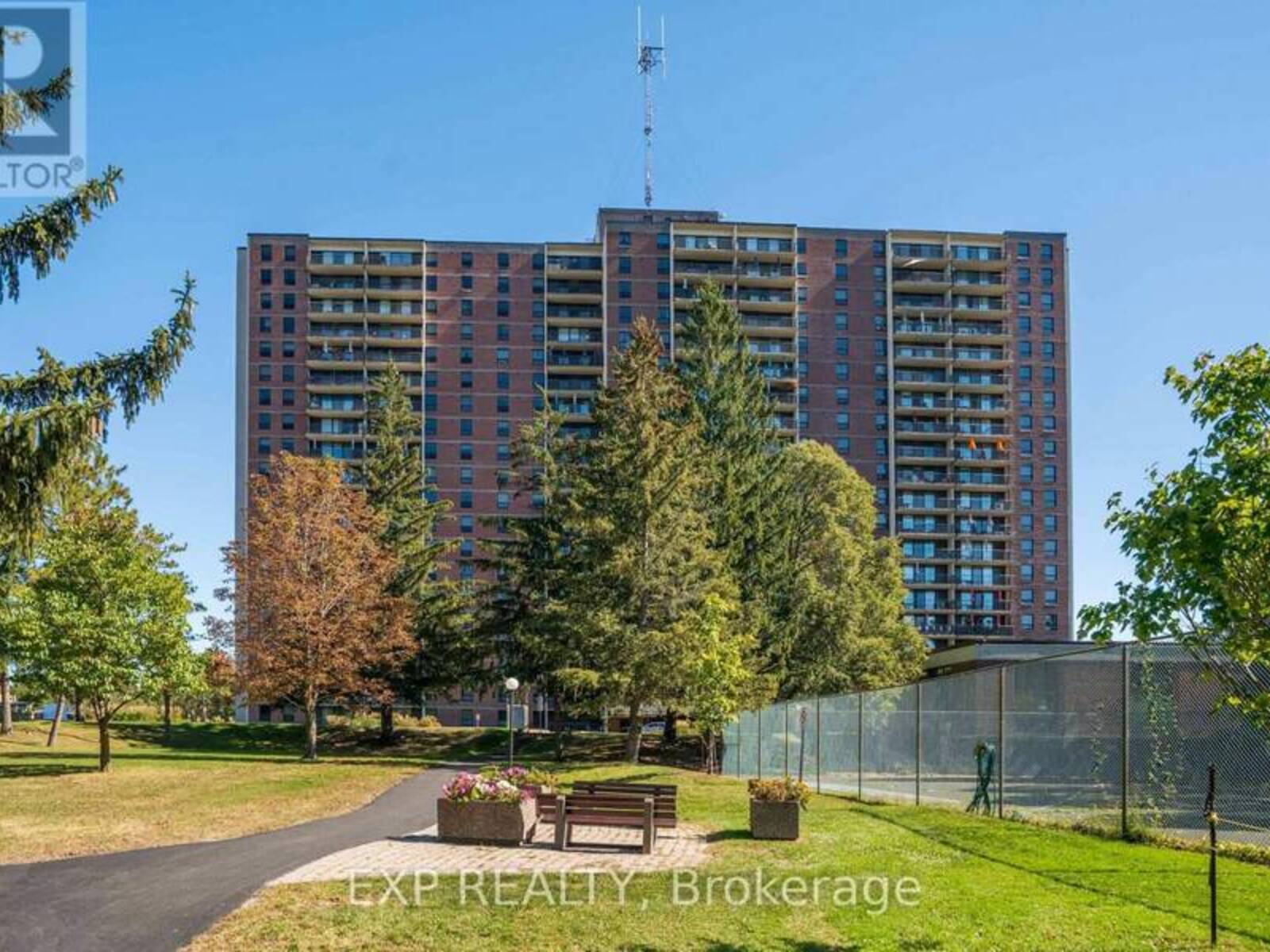 404 - 665 BATHGATE DRIVE, Ottawa, Ontario K1K 3Y4