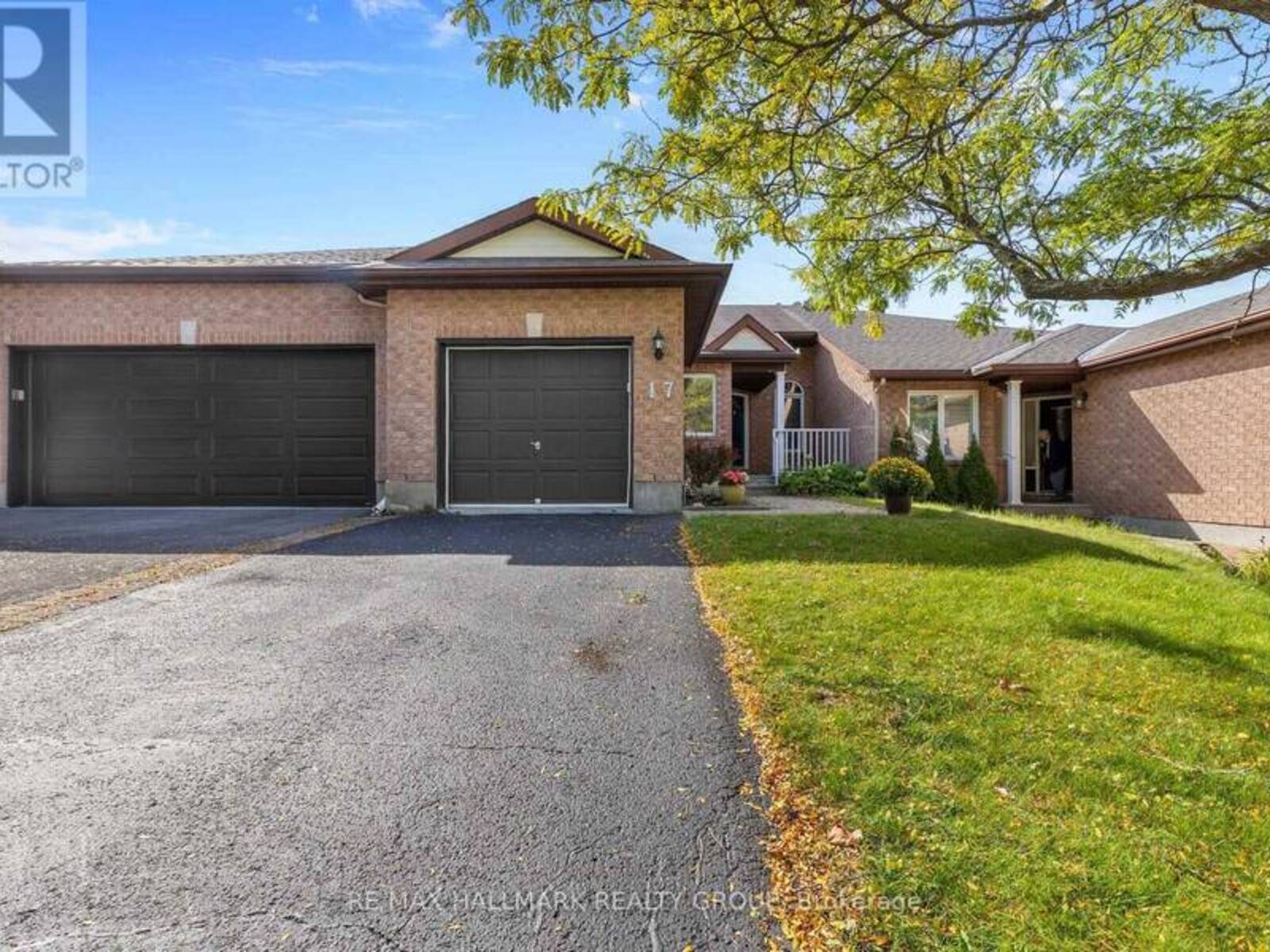 17 QUINTERRA COURT, Ottawa, Ontario K1V 1K8