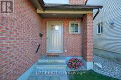 65 COOLSPRING CRESCENT | Ottawa Ontario | Slide Image Three