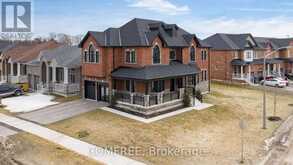 51 WOOD CRESCENT | Angus Ontario | Slide Image Three