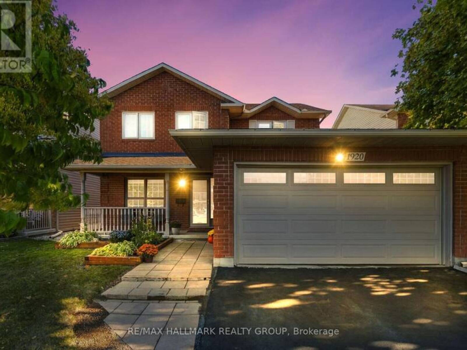 1920 LECLAIR CRESCENT, Ottawa, Ontario K1E 3S7