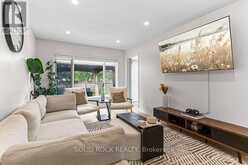 49 LONGSHIRE CIRCLE | Ottawa Ontario | Slide Image Eight