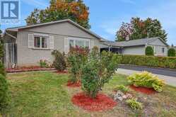 11 COURTNEY ROAD | Ottawa Ontario | Slide Image Three