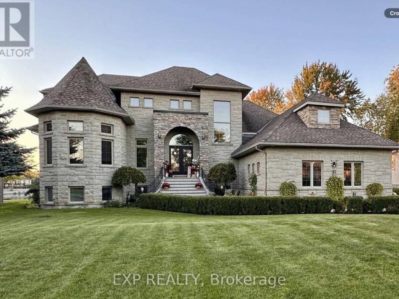 6715 SUNCREST DRIVE, Ottawa, Ontario K4P 0B3