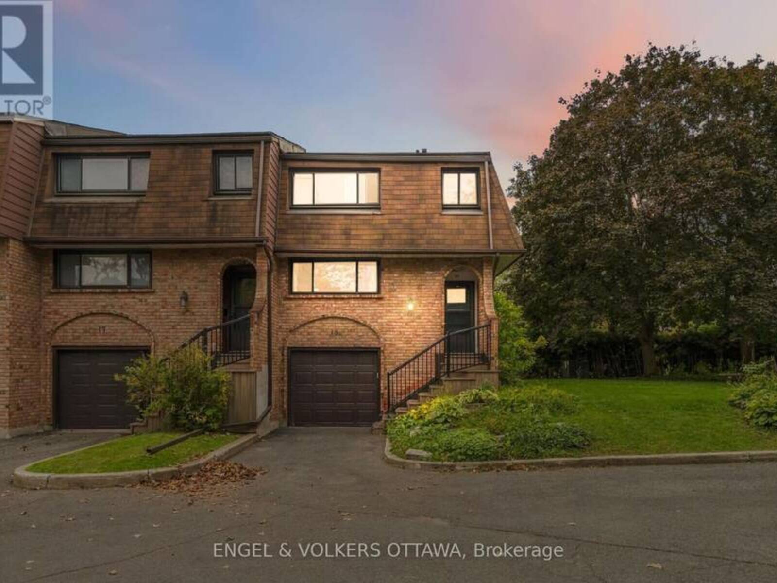 18 - 2 BERTONA STREET, Ottawa, Ontario K2G 0W2
