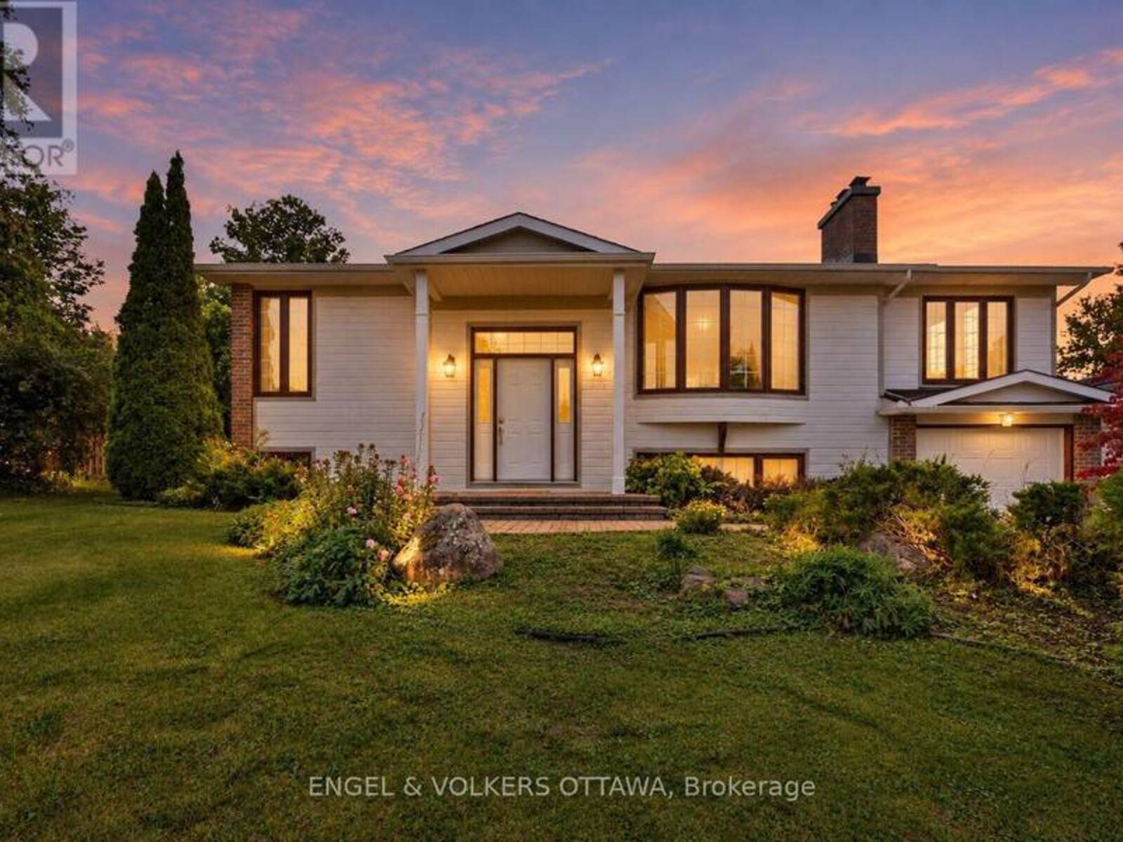 5293 MCLEAN CRESCENT, Ottawa, Ontario K4M 1G1