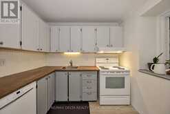 435 DUVERNAY DRIVE | Ottawa Ontario | Slide Image Fifteen